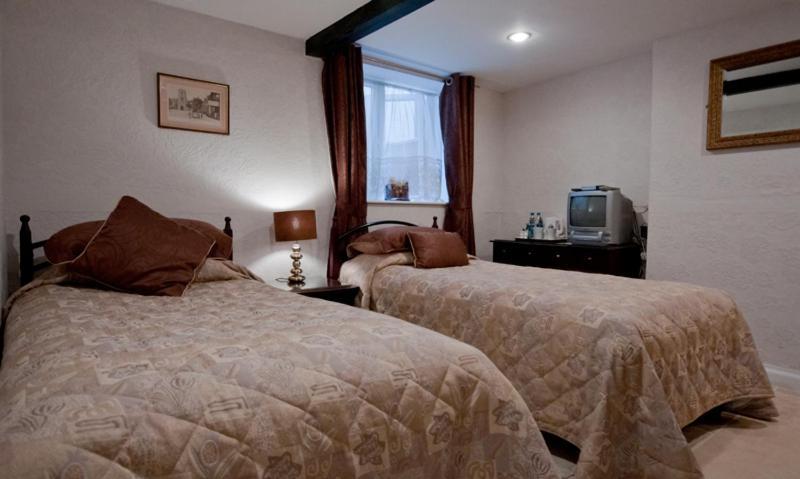 Hedley Villa Guest House เลมิงตันสปา ภายนอก รูปภาพ