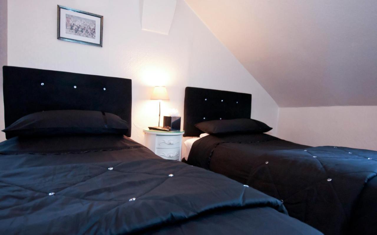 Hedley Villa Guest House เลมิงตันสปา ภายนอก รูปภาพ