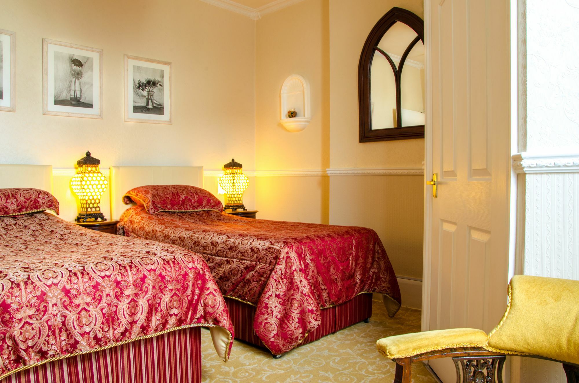 Hedley Villa Guest House เลมิงตันสปา ภายนอก รูปภาพ
